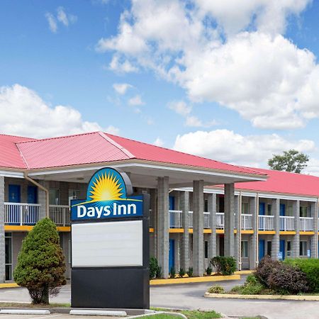 Days Inn By Wyndham Richmond Exterior foto